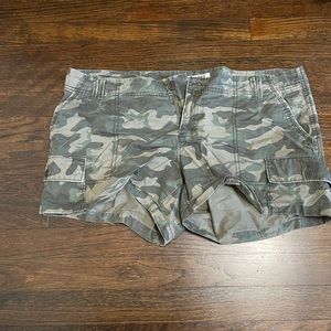 Camo old navy shorts